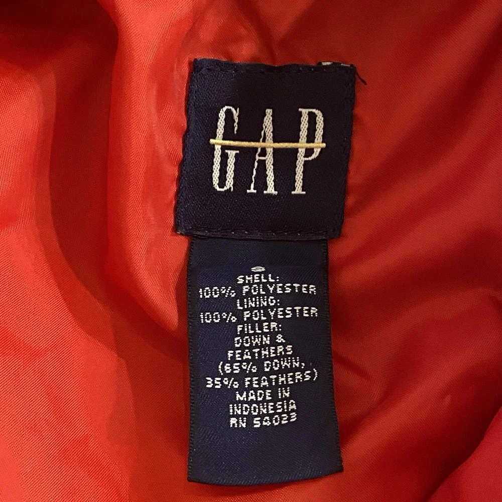 Vintage Y2K GAP Puffer Jacket Red Unisex S Quilted Down Heavyweight Winter Coat